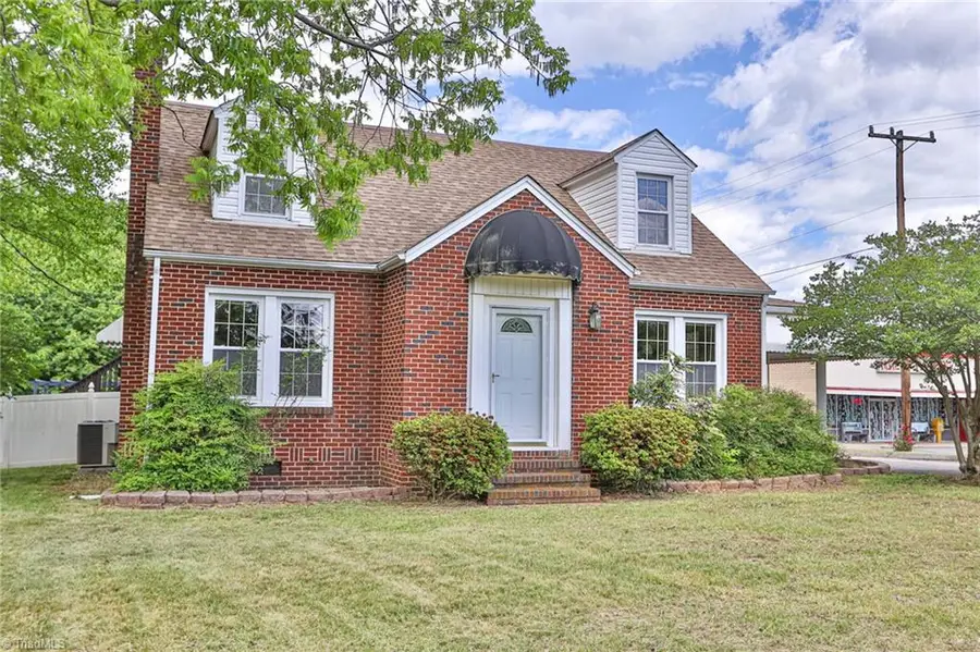 2036 1st Avenue Sw, Hickory, NC 28602 - Image #2