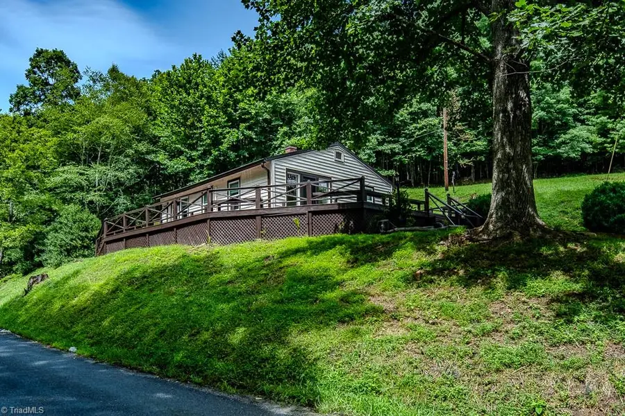7 Legra Road, Grassy Creek, NC 28631 - Image #2