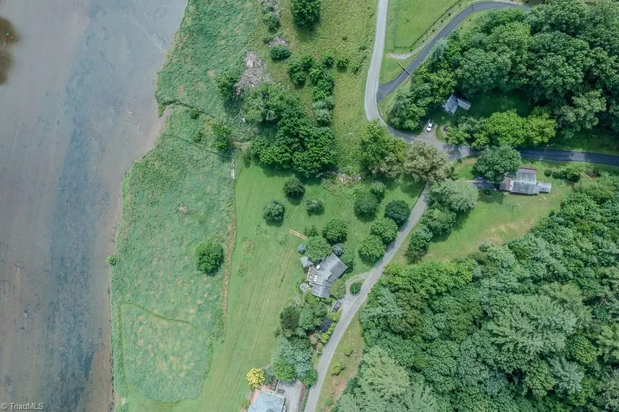 7 Legra Road, Grassy Creek, NC 28631 - Image #3