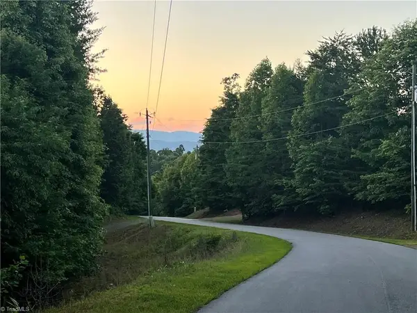 55 Ridge Run Road, Boomer, NC 28606