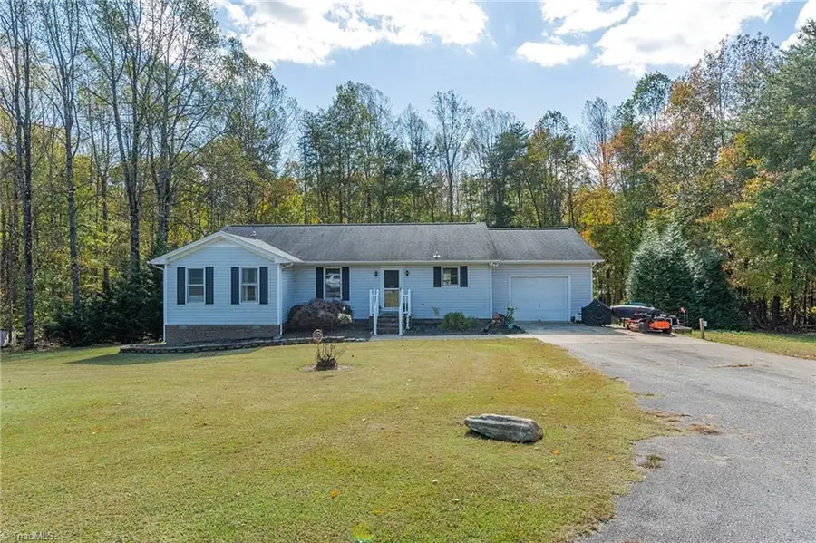 114 Douglas Lane, Reidsville, NC 27320 - Image #2