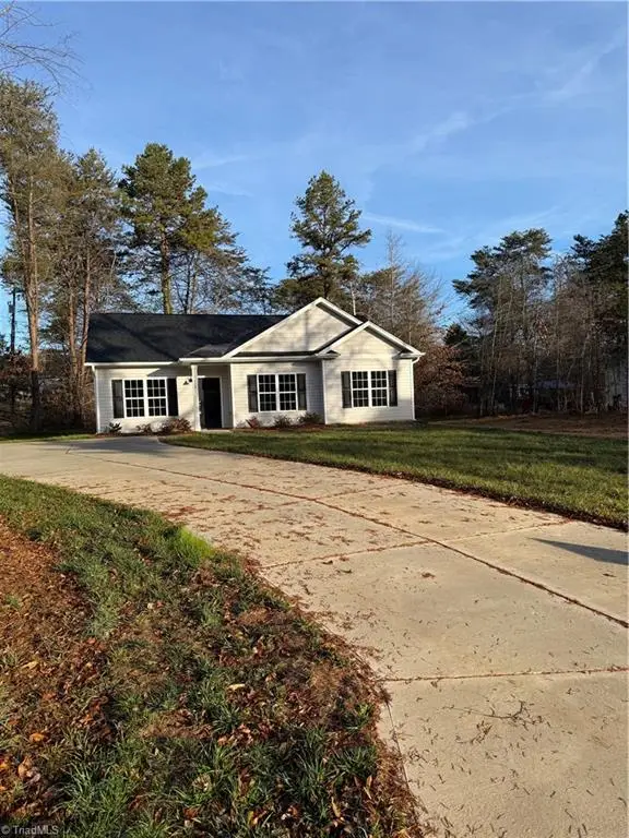 123 Creekside Drive, Mocksville, NC 27028 - Image #2