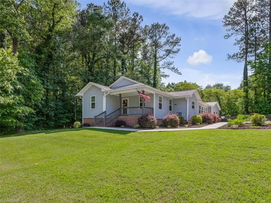 707 Lakewood Drive, Siler City, NC 27344 - Image #1