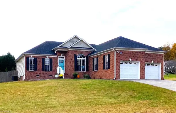 150 Lower Brook Court, Clemmons, NC 27012