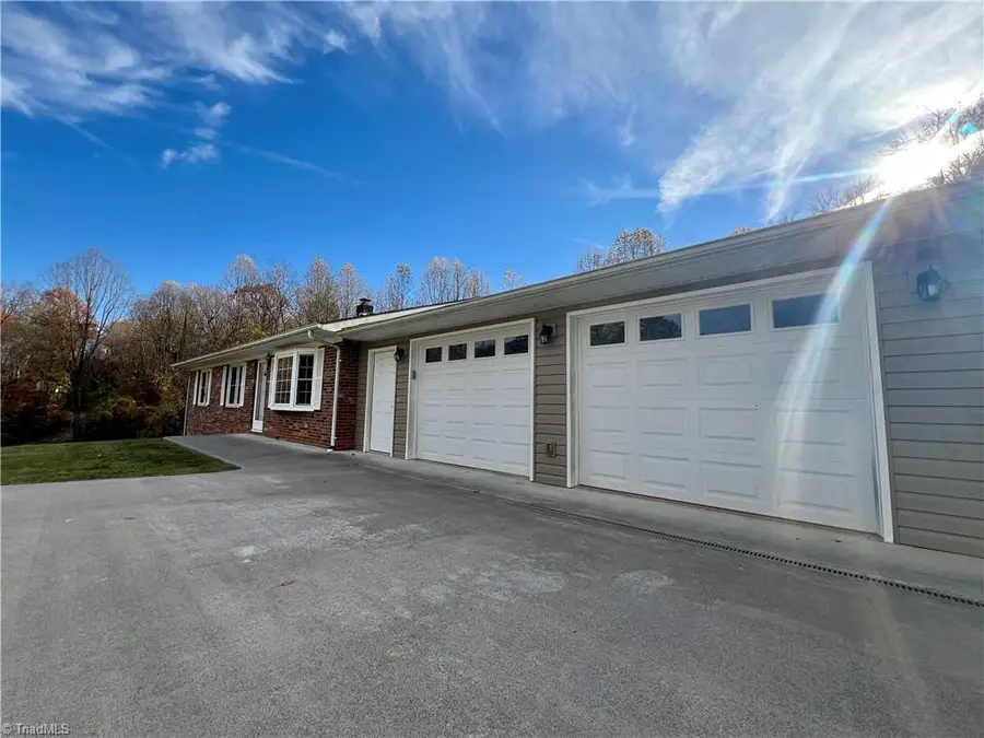 292 Briarlea Drive, Ronda, NC 28670 - Image #2