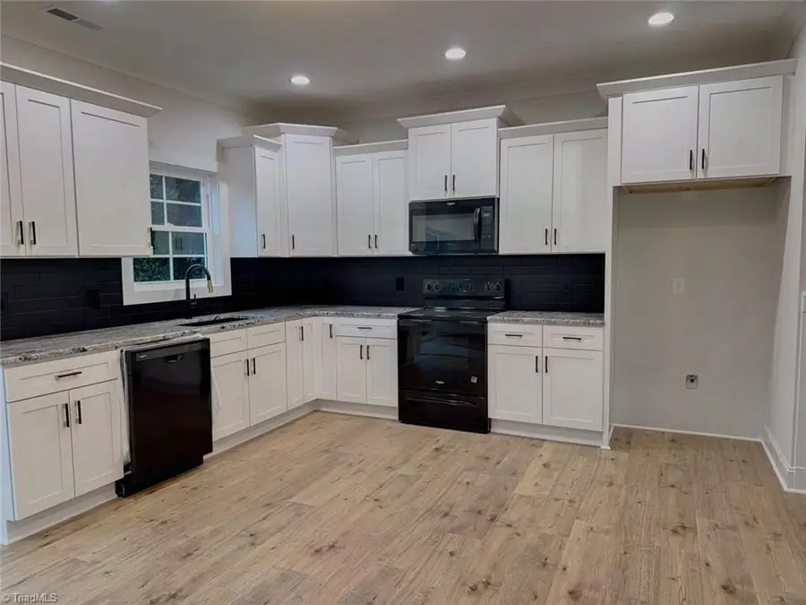 5040 Whitewood Lane, Winston Salem, NC 27104 - Image #2