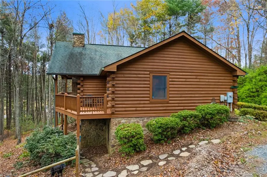 138 Laurelwood Drive, West Jefferson, NC 28694 - Image #2