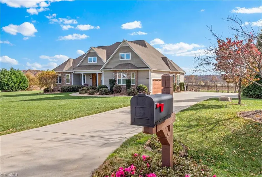 5828 Jordan Gate Drive, East Bend, NC 27018 - Image #2