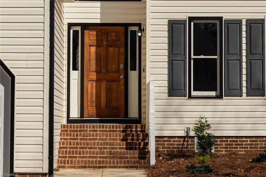 12 Knoll Brook Court, Greensboro, NC 27407 - Image #3