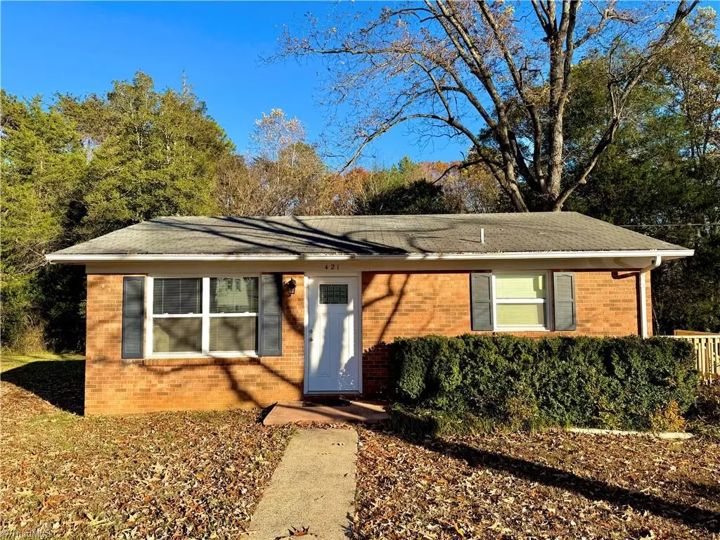 421 Sycamore Circle, Yadkinville, NC 27055 - Image #1