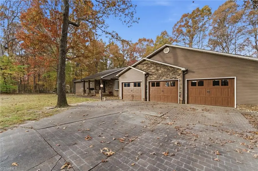 124 Ridgeway Lane, Lexington, NC 27295 - Image #2