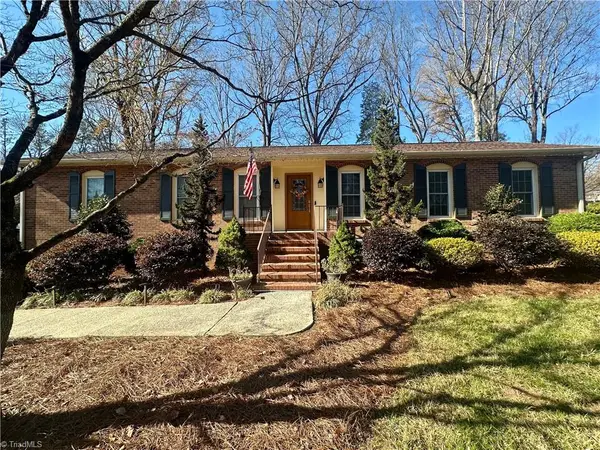 510 Merrybrook Court, Clemmons, NC 27012