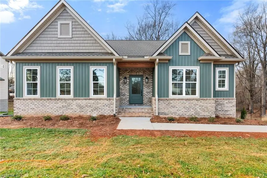 194 N Peace Haven Road, Winston Salem, NC 27104 - Image #2