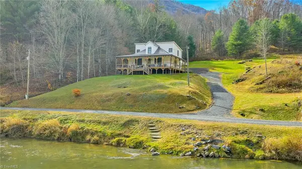 2507 Parker Eller Road, Lansing, NC 28643