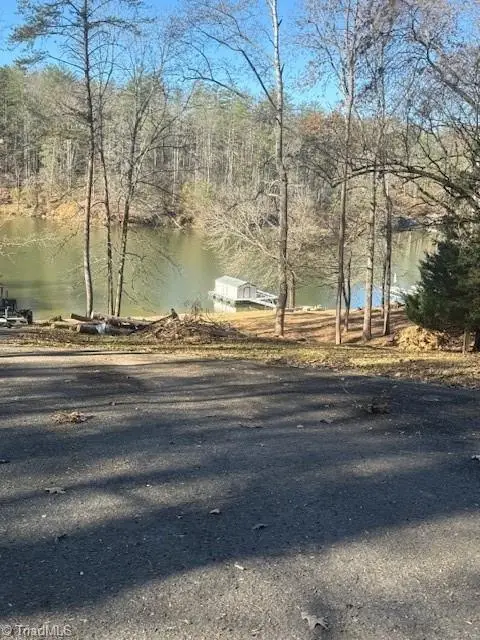 231 West Shore Drive, Wilkesboro, NC 28697 - Image #3