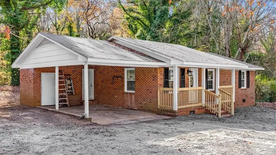 1707 N Chatham Avenue, Siler City, NC 27344 - Image #2