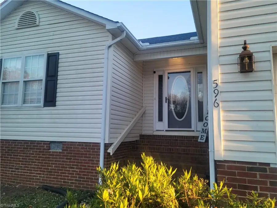 596 Colleen Drive, Thomasville, NC 27360 - Image #2