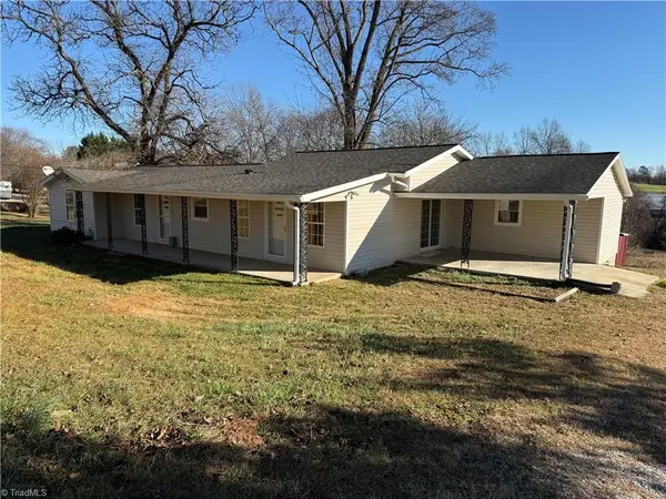 2115 Ararat Road, Ararat, NC 27007