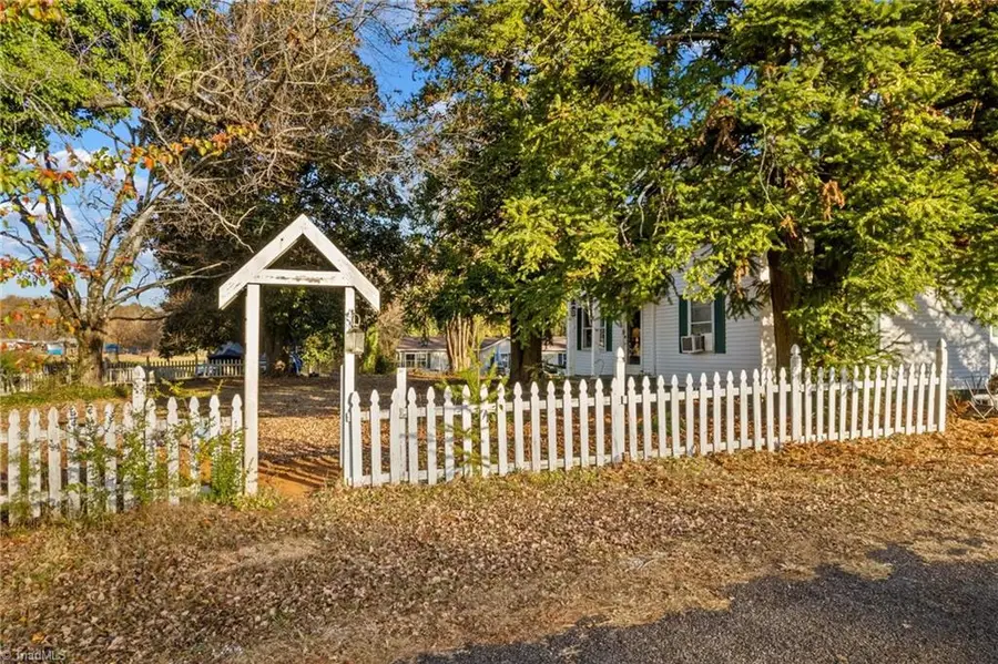 131 Loop Street, Mocksville, NC 27028 - Image #3