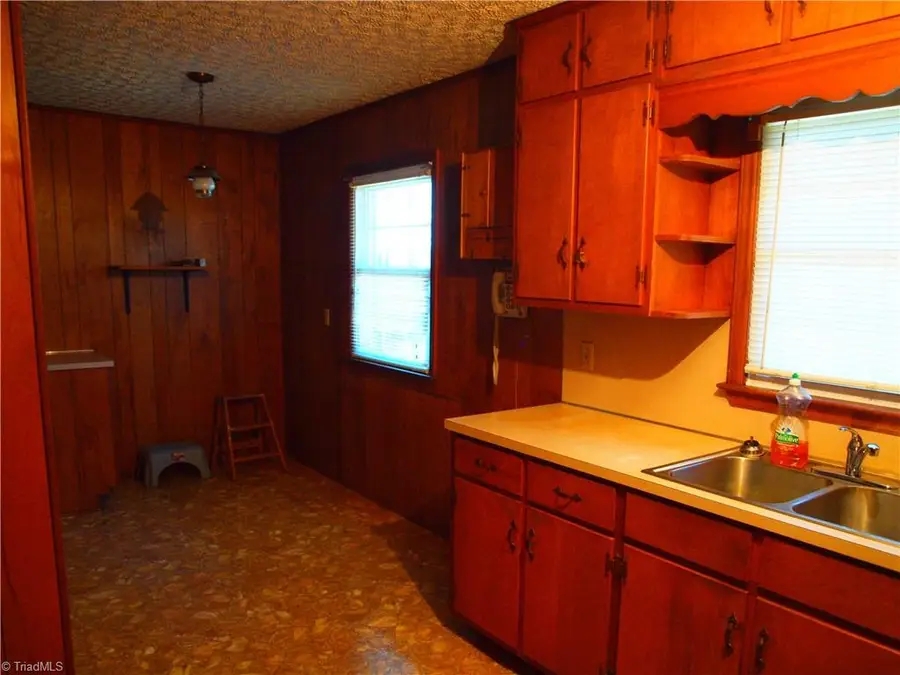 206 Oak Leaf Road, Asheboro, NC 27205 - Image #3