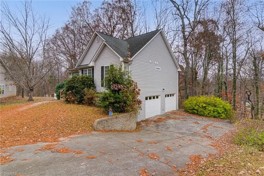 1005 Kings Meadow Drive, Winston Salem, NC 27127 - Image #3