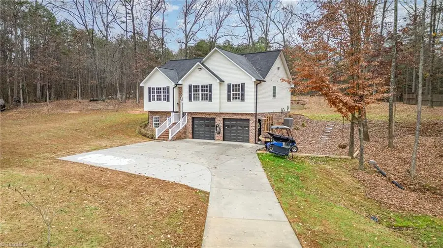 157 Midvalley Court, Lexington, NC 27295 - Image #2