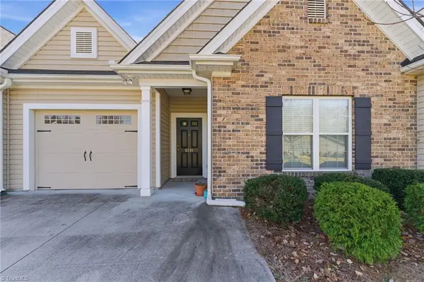 6231 Queens Gate Court, Clemmons, NC 27012