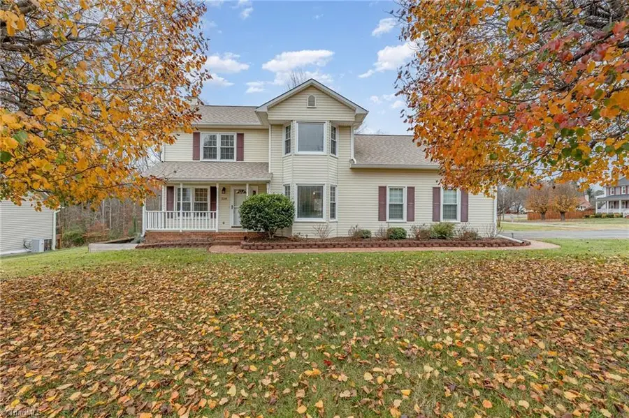 228 Creeksedge Court, Winston Salem, NC 27105 - Image #2