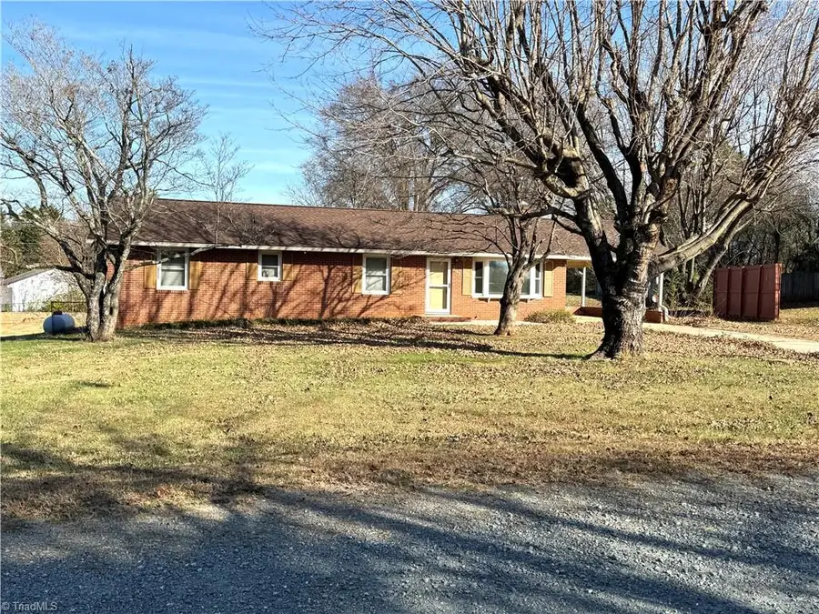 605 Bessie Street, Kernersville, NC 27284 - Image #2