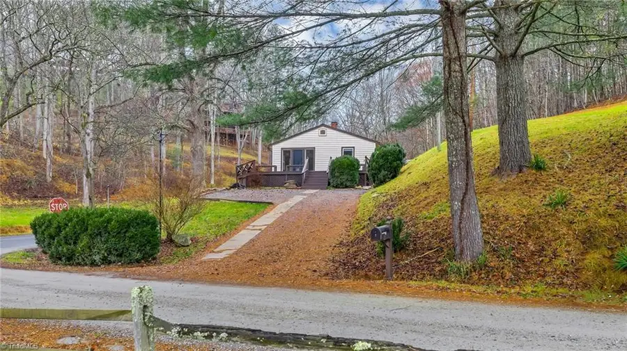 7 Legra Road, Grassy Creek, NC 28631 - Image #2