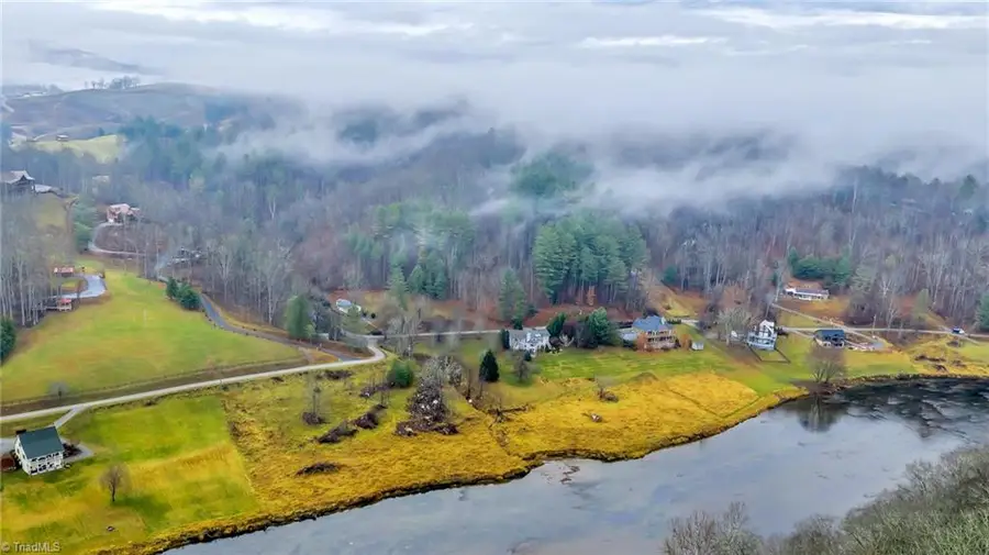 7 Legra Road, Grassy Creek, NC 28631 - Image #3