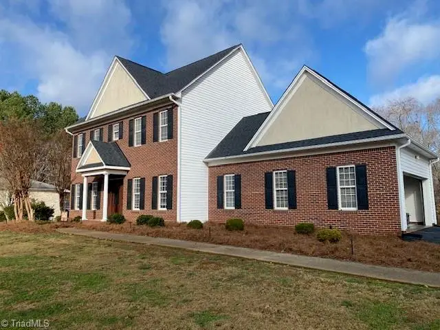 129 Walnut Avenue, Yadkinville, NC 27055 - Image #3