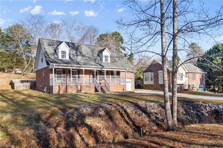 6751 Fairwood Court, Clemmons, NC 27012 - Image #3