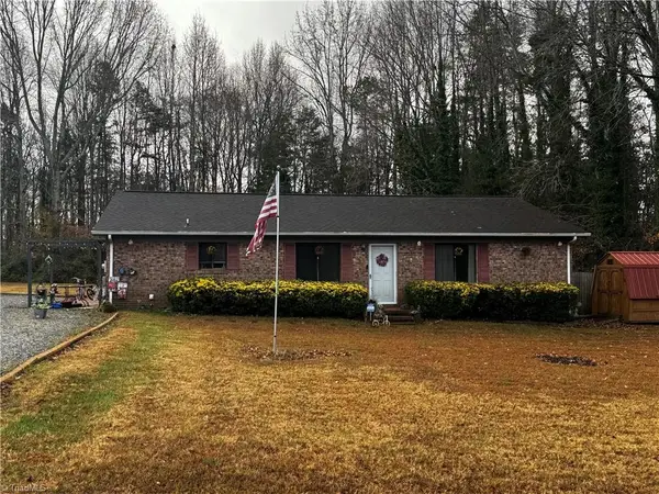 3993 & 3997 Valley Drive, Sophia, NC 27350