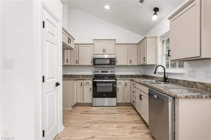 111 W Butler Avenue, Liberty, NC 27298 - Image #2