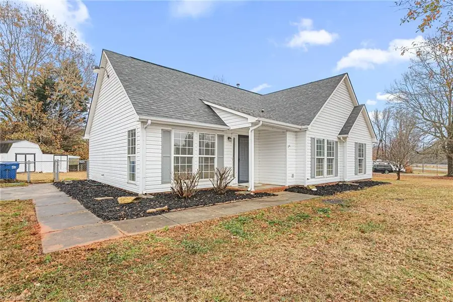 111 W Butler Avenue, Liberty, NC 27298 - Image #3