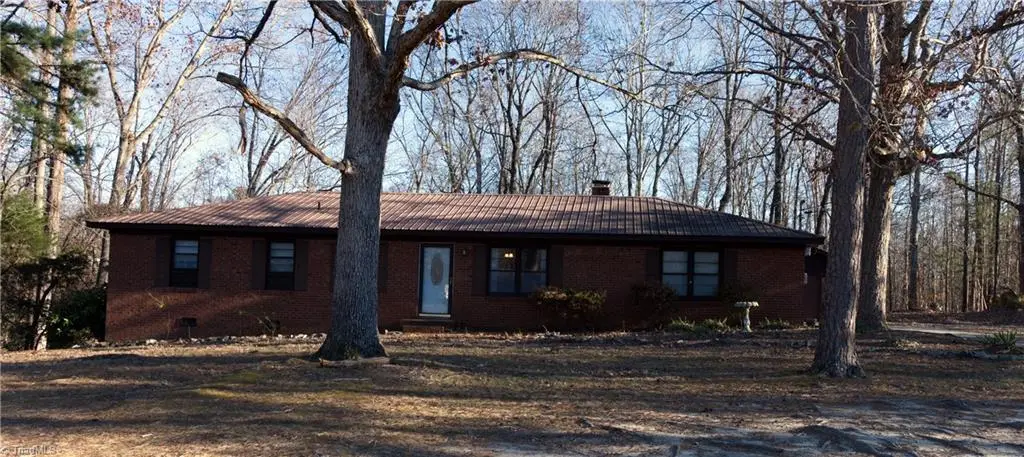 3622 Lower Lake Road, Thomasville, NC 27360 - Image #1