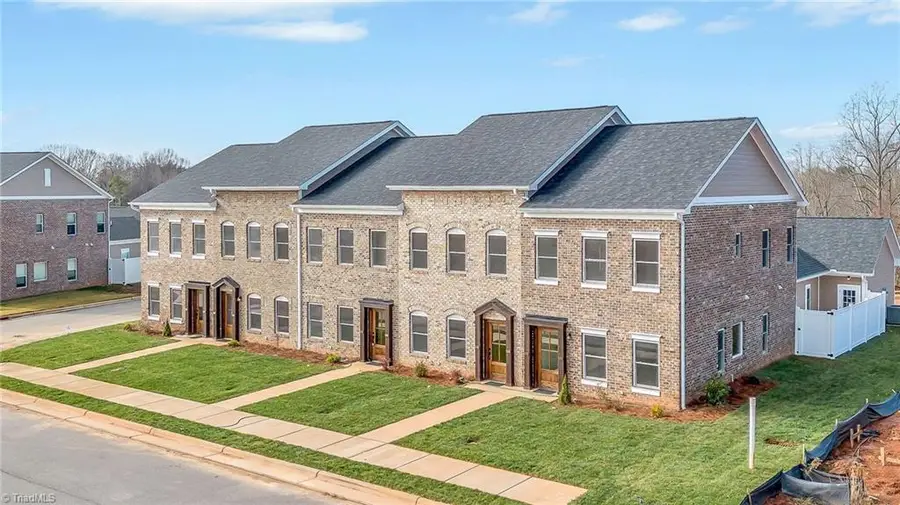 2115 24th Street Lane Se, Hickory, NC 28602 - Image #3