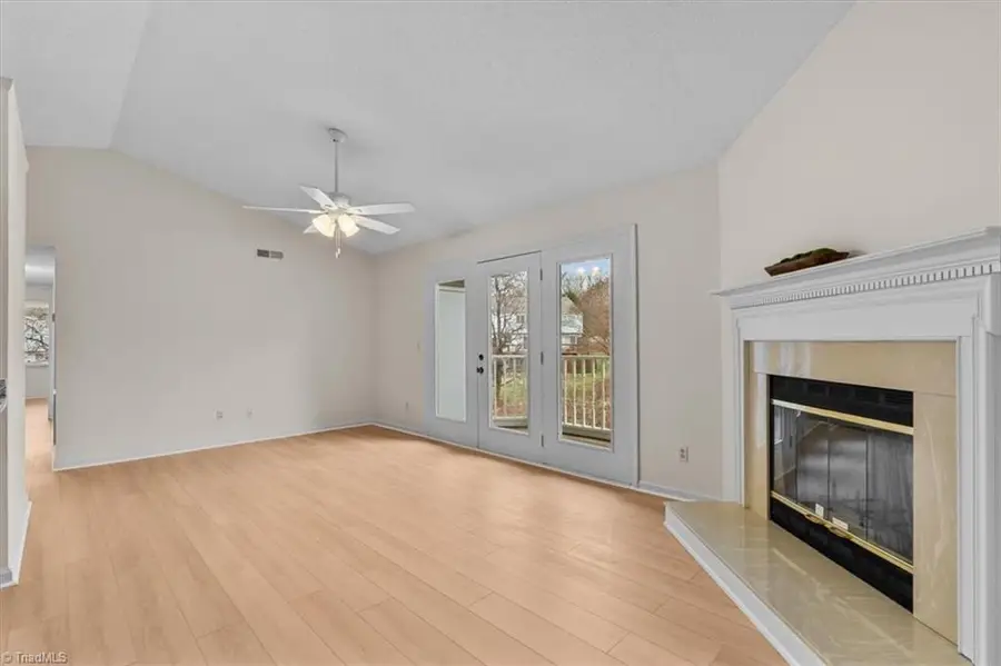 3701 Cotswold Terrace #7J, Greensboro, NC 27410 - Image #3