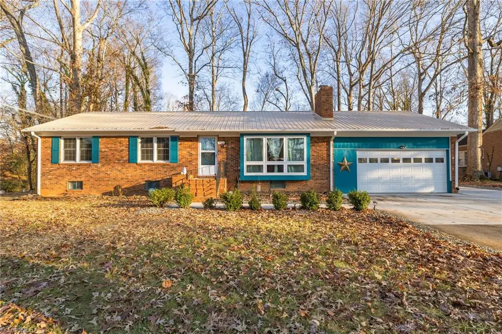 921 Lake Drive W, Thomasville, NC 27360 - Image #1