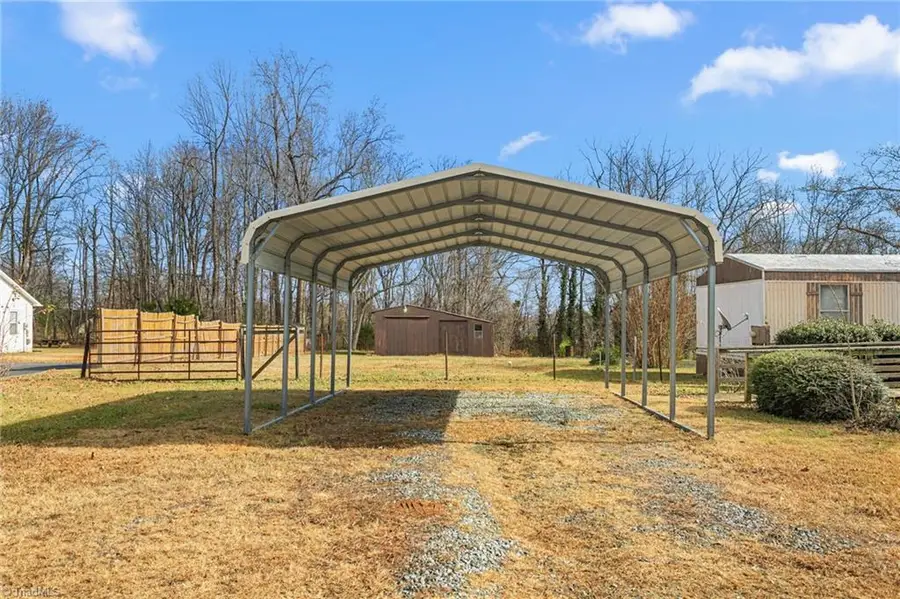 132 Friendly Road, Thomasville, NC 27360 - Image #3
