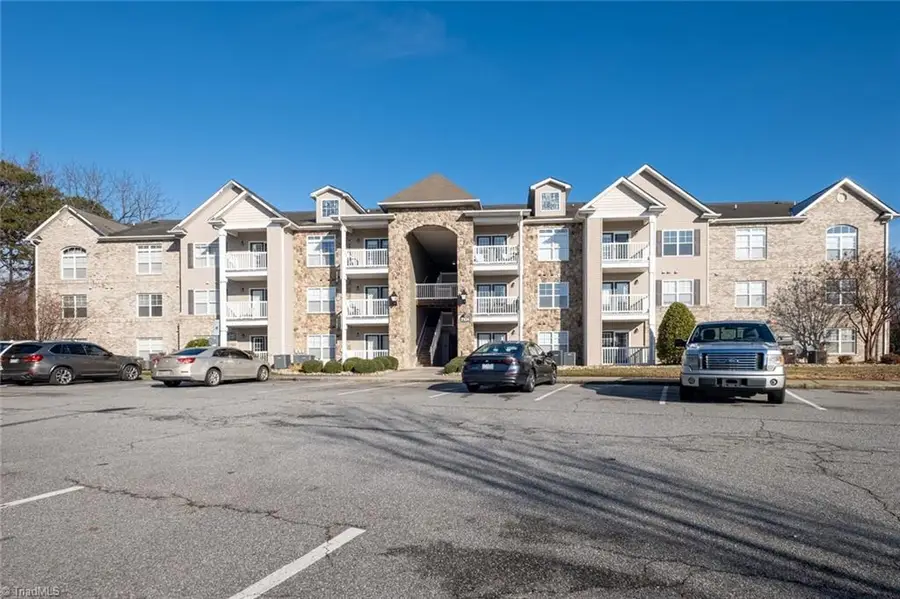 7104 #106 W Friendly Avenue, Greensboro, NC 27410 - Image #2