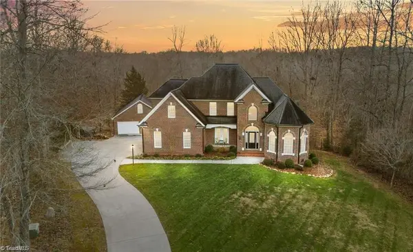 4619 Riveroaks Drive, Randleman, NC 27317