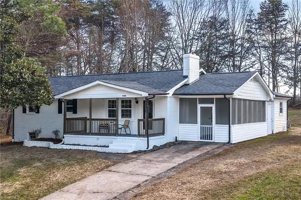 5038 Longbrook Circle, Winston-Salem, NC 27105