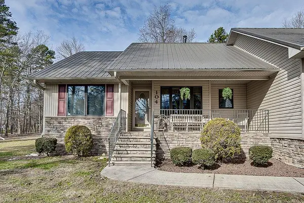 104 Willowbrook Drive, Thomasville, NC 27360