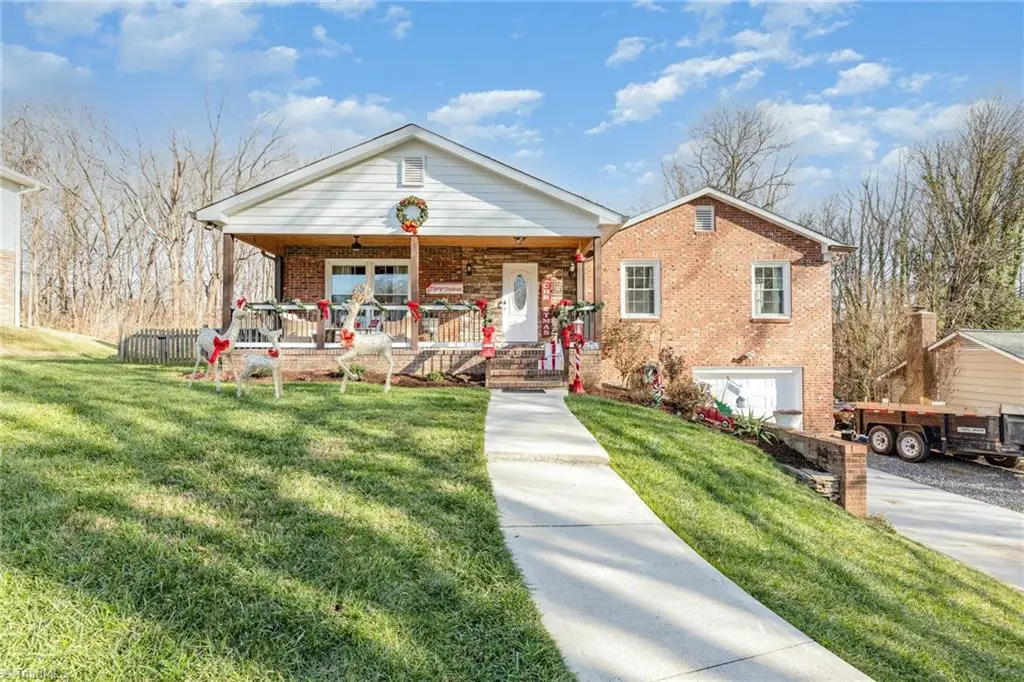 522 Foxcroft Drive, Winston Salem, NC 27103 - Image #1