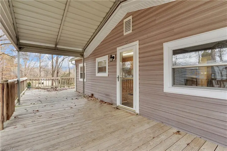 121 Pinewood Acres Drive, Greensboro, NC 27405 - Image #2