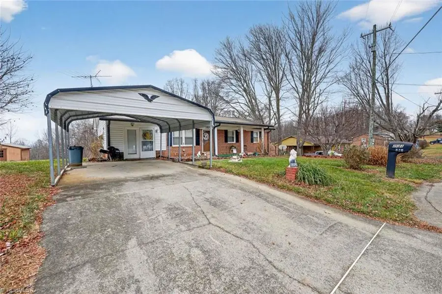 203 Gaylon Street, Mount Airy, NC 27030 - Image #2