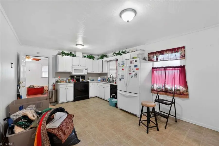 203 Gaylon Street, Mount Airy, NC 27030 - Image #3