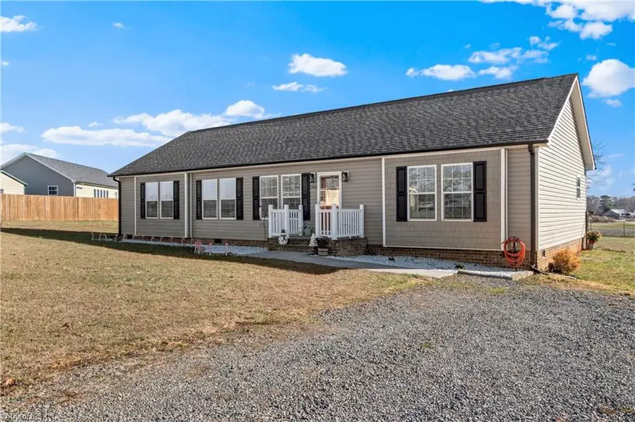 1002 Crestline Drive, Yadkinville, NC 27055 - Image #3